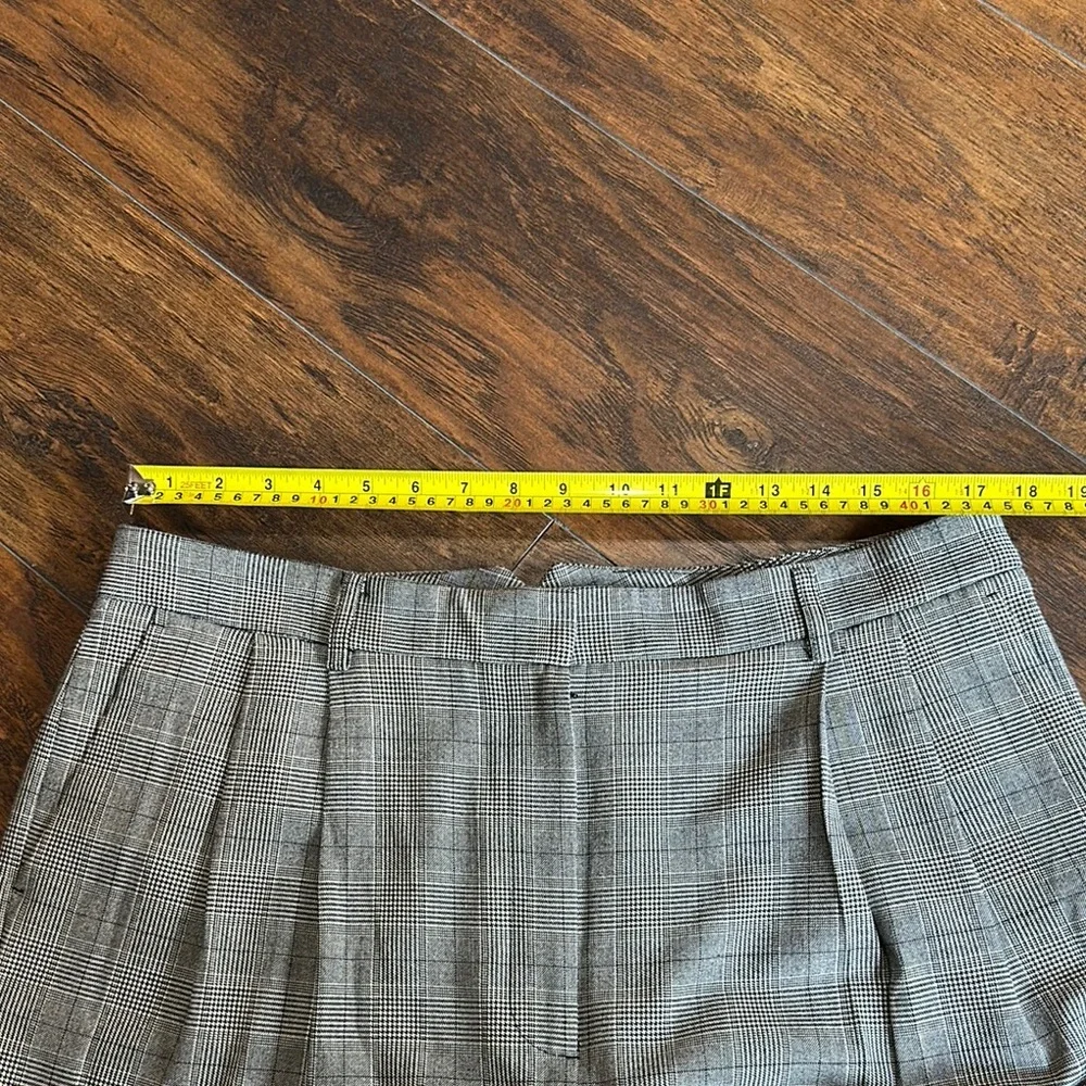 NWOT DKNY Women’s Black & Gray Plaid Wide Leg Pleated Pants